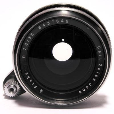Objetiva prime grande angular manual Carl Zeiss Flektogon 35mm f2.8 'Black & Silver' (Exakta)
