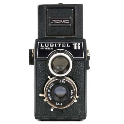 Maquina fotográfica 6x6 TLR Lomo Lubitel 166 Universal (1980-93)