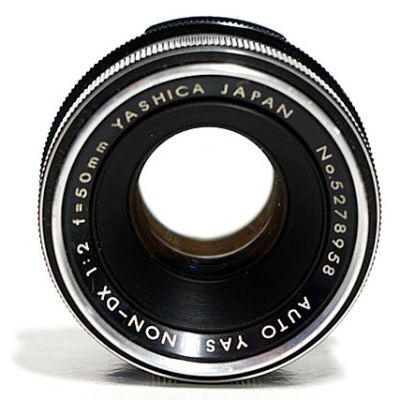 Objetiva Yashica Auto Yashinon-DX 50mm f2 'Silver Nose' (M42)
