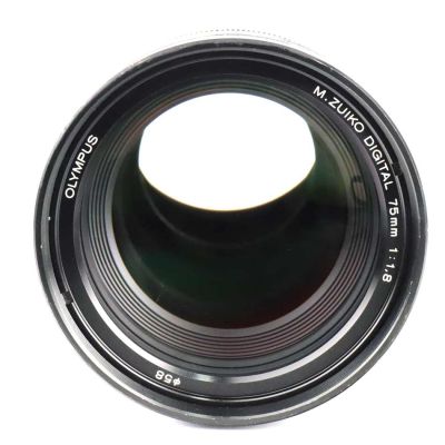 Objetiva telefoto Olympus M. Zuiko Digital 75mm f1.8 (M4/3)