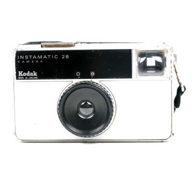 Máquina fotográfica compacta analógica vintage Kodak Instamatic 28 (1972-74)