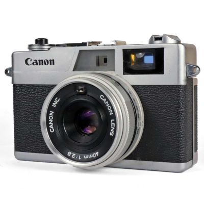 Máquina fotográfica rangefinder Canon New Canonet 28 (1971-8) 