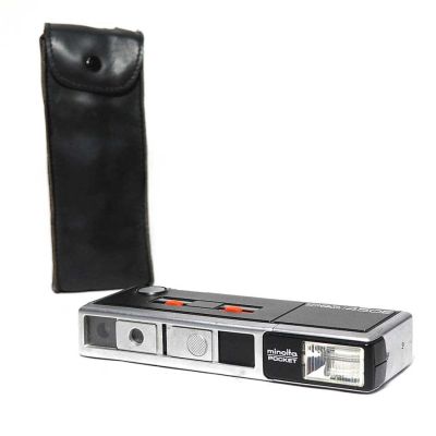 Máquina fotográfica Minolta Pocket Autopak 450E (1977)