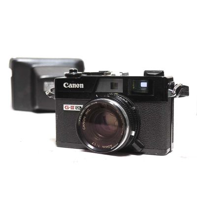 Máquina fotográfica rangefinder Canon New Canonet QL 17 G-III 'Black' (1974)