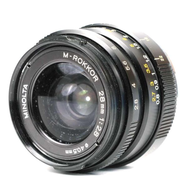 Objetiva grande angular Minolta M-Rokkor 28mm f2.8